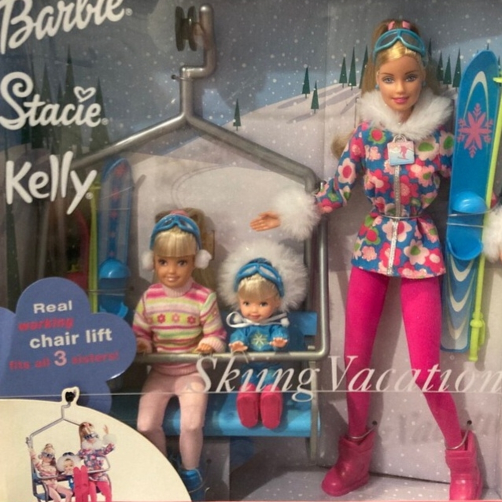 Barbie Stacie Kelly Skiing Vacation Doll Set, Working Chair Lift (2000) Playset - Picture 2 of 6